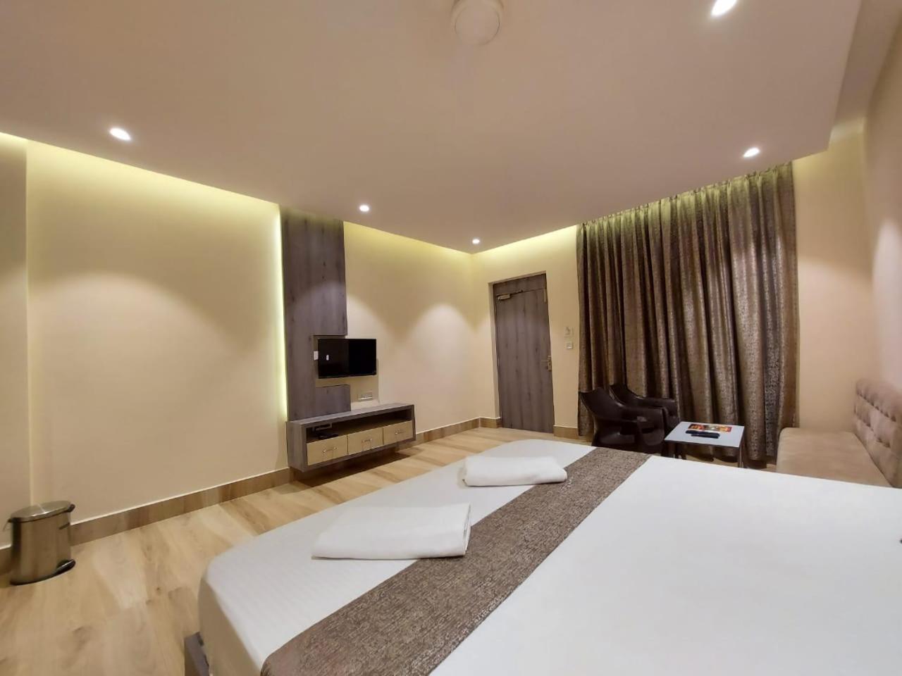 Parth King Beach Resort 曼达莫尼 外观 照片